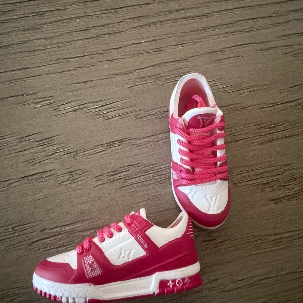 New Louis Vuitton design  Pink labubu sneakers
